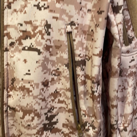 Digital camouflage jacket - Picture 3 of 16
